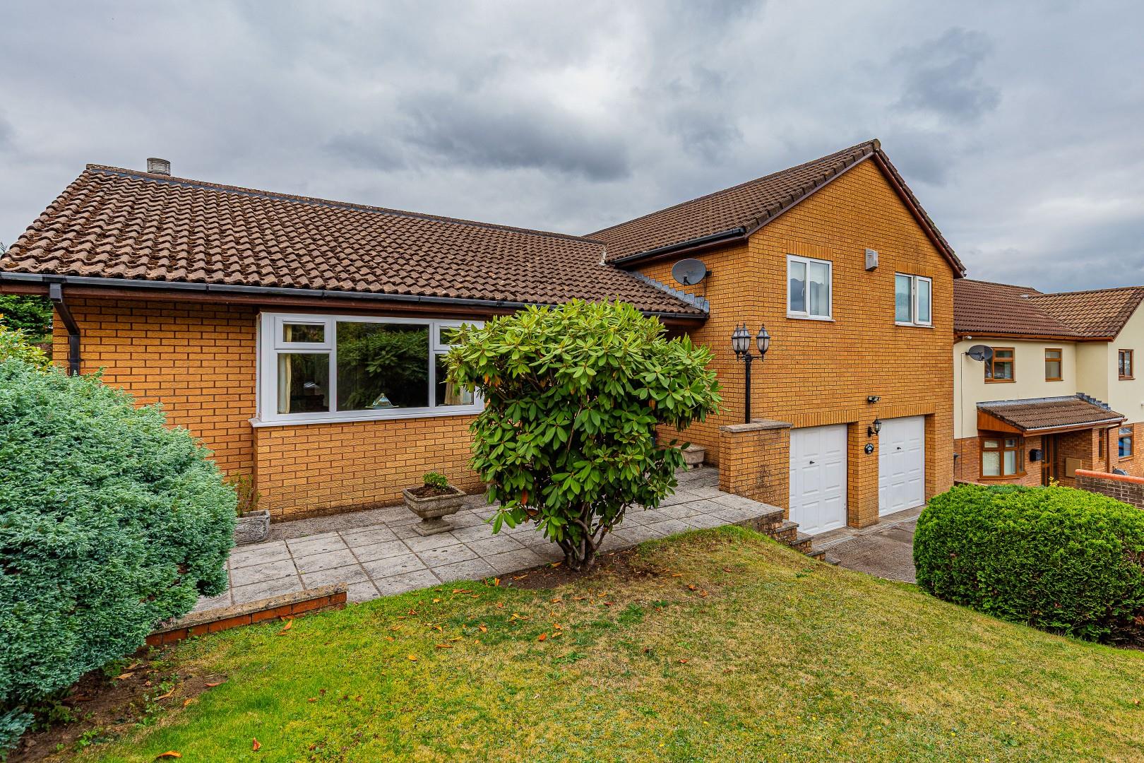 Heol-Y-Glyn, Treharris,, CF46 5RX